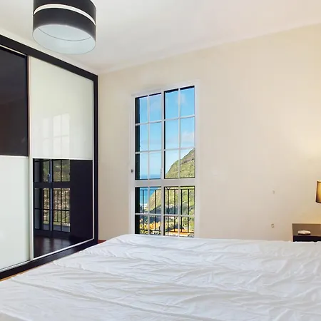 Cristina Grand São Vicente