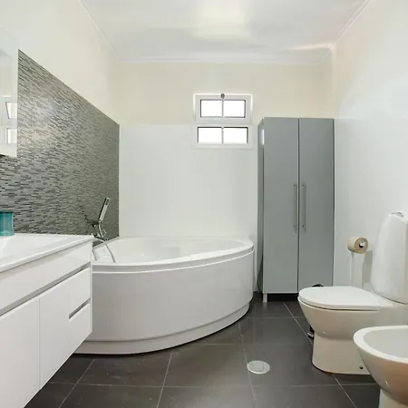 Cristina Grand Sao Vicente (Madeira)