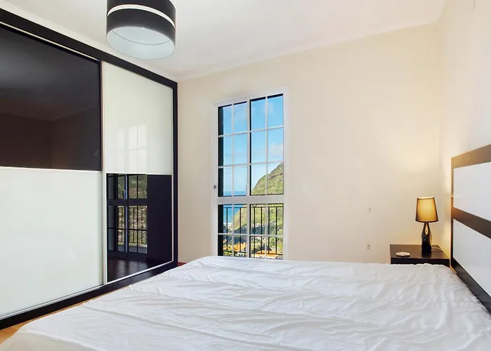 Cristina Grand São Vicente